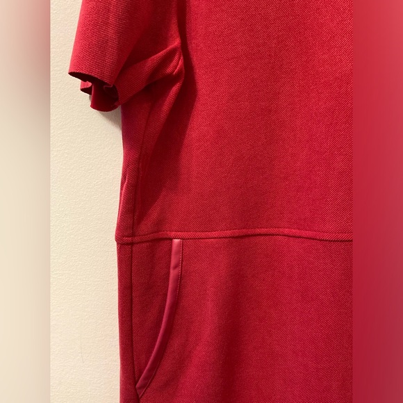 Zara short-sleeve raspberry dress; stretchy fabric. - Picture 4 of 7